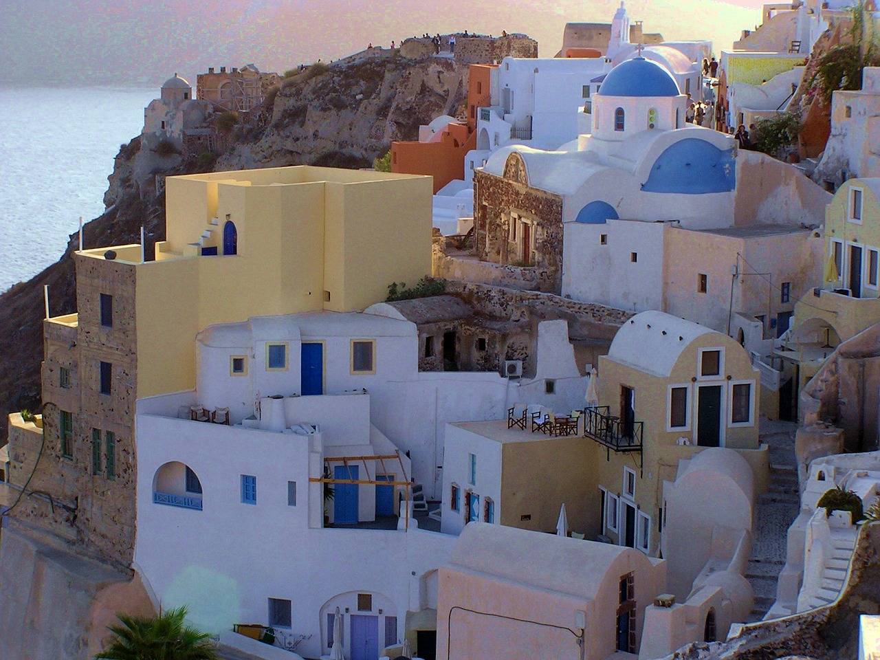 Santorini Greece Boiler by brunocarr on Pixabay