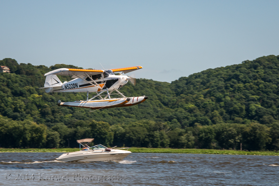 Piper 22-150 landing on Mississippi channel at Abel Island, IA